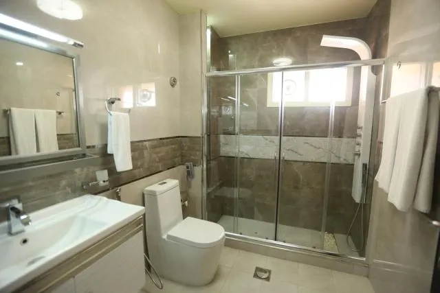  Panorama Hotel Bur Dubai - picture  : Shower,Bathroom,Property 
