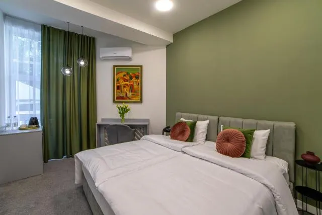  Aurora Hotel By Benefice - cover picture 