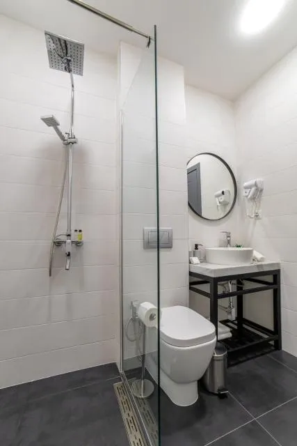  Aurora Hotel By Benefice - picture  : Bathroom,Bathroom,Property 