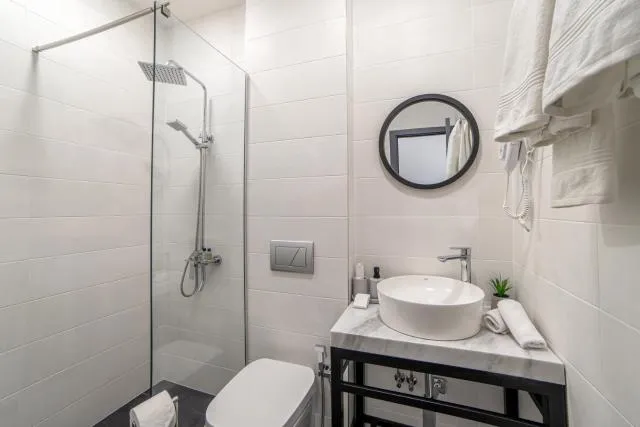  Aurora Hotel By Benefice - picture  : Bathroom,Bathroom,bidet,Property 