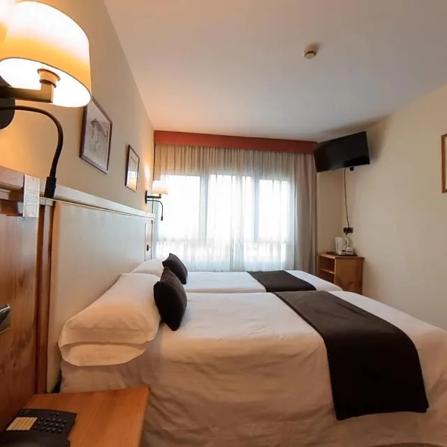  Hotel Meta - picture  : Bed 