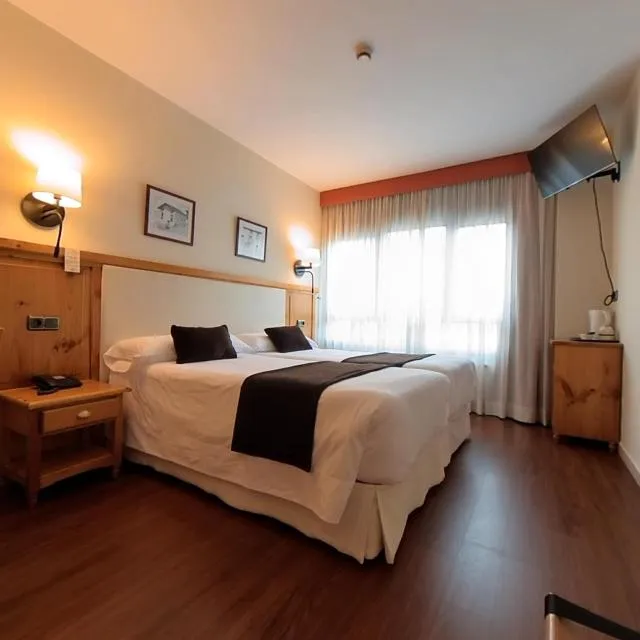  Hotel Meta - picture  : Bed 