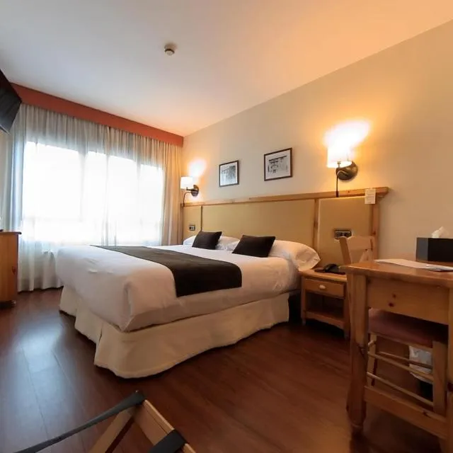  Hotel Meta - picture  : Bed 