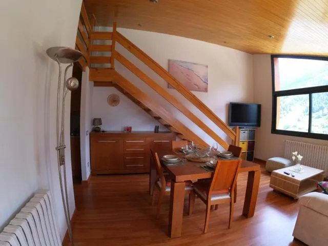  Soldeu Paradis Gran Sol - picture  : Dining area,TV/entertainment centre 