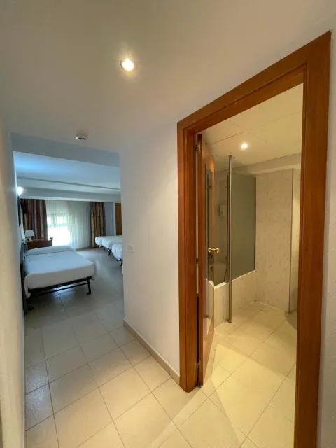  Hotel Cims Pas de La Casa - picture  : Bathroom,Bed,Bathroom,Photo of the whole room,Bedroom,Property,Room 
