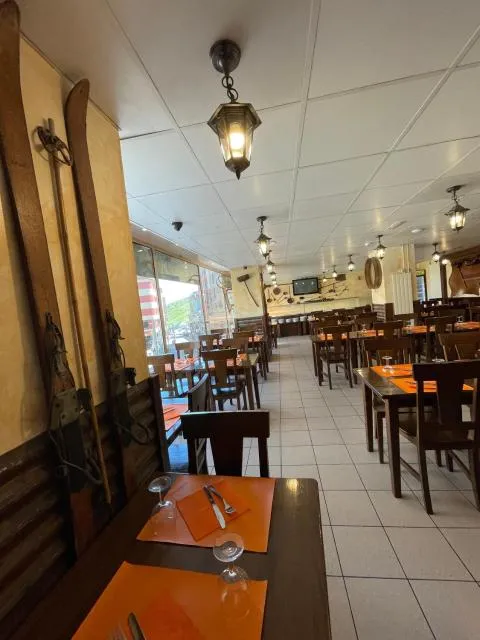  Hotel Cims Pas de La Casa - picture  : Toilet,Restaurant/places to eat,Property 