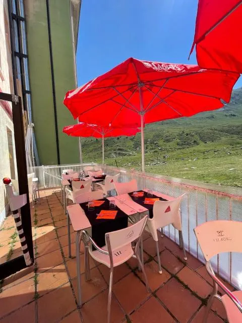  Hotel Cims Pas de La Casa - picture  : Toilet,Restaurant/places to eat,Balcony/Terrace,Property 