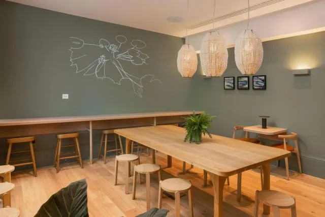  Inhabit, Queen's Gardens - photo  : Toilettes,Patio,Nourriture,Propriété 