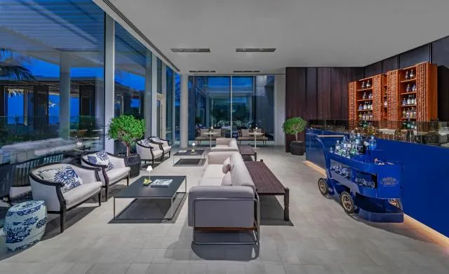  The Oberoi Beach Resort, Al Zorah - picture  : Lounge or bar,Property 