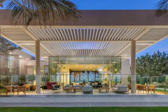  The Oberoi Beach Resort, Al Zorah - picture  : Swimming pool,Lounge or bar,Property 