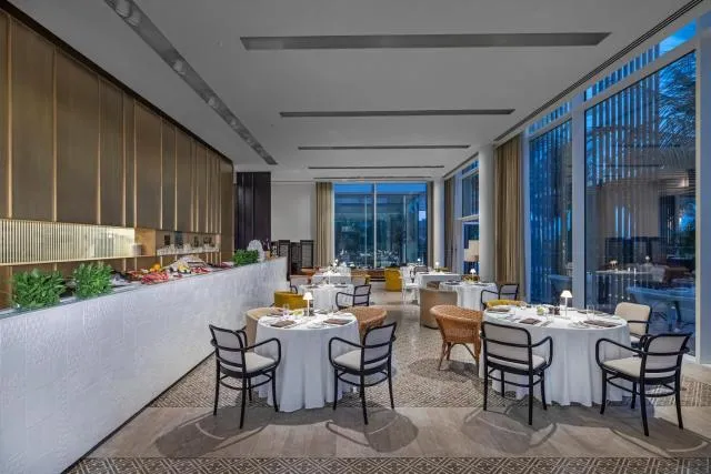  The Oberoi Beach Resort, Al Zorah - picture  : Toilet,Restaurant/places to eat,Property 