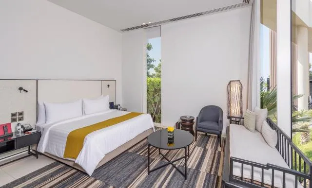  The Oberoi Beach Resort, Al Zorah - picture  : Bed 