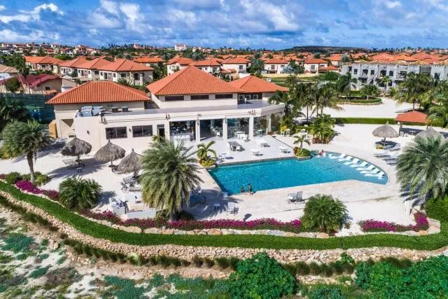  Breathtaking condo with a breathtaking view - picture  : Pool view 