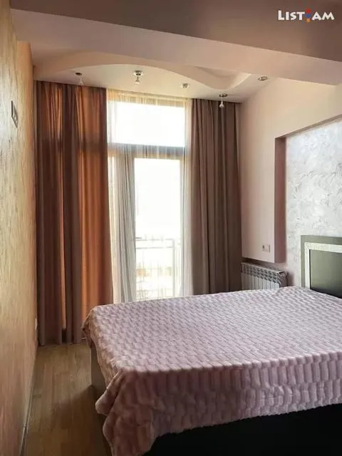  Dily Star - photo  : Lit 