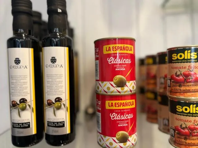  Apartaments Turístics Conseller - picture  : Decorative detail,Supermarket/grocery shop,Property 