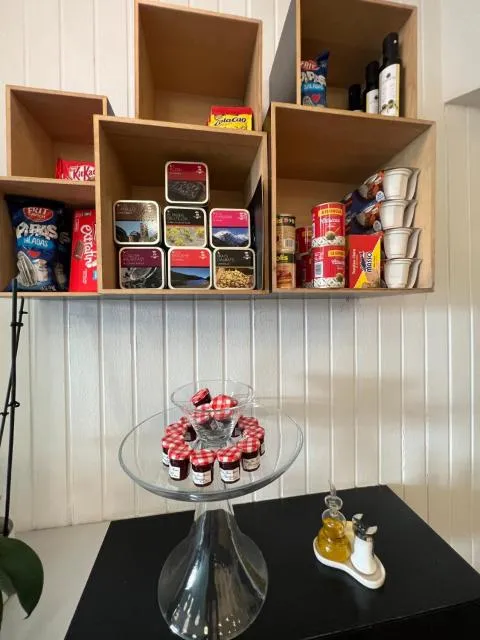  Apartaments Turístics Conseller - picture  : Toilet,Restaurant/places to eat,Coffee/tea facilities,Lounge or bar,Food and drinks,Food,Property 