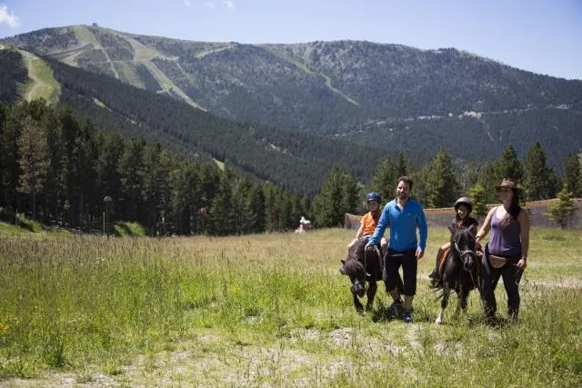  Apartaments Giberga - picture  : People,Horse-riding,Hiking,Autumn,Property 