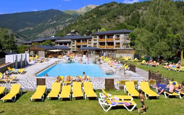  Apartaments Giberga - picture  : Facade/entrance,Swimming pool,Pool view,Solarium,Pool view,Swimming pool,Property 