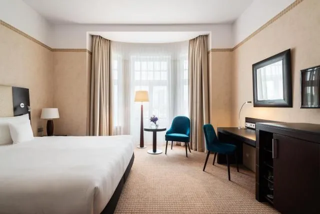  Hotel Polonia Palace - picture  : TV/entertainment centre,Bed,Photo of the whole room,Room 