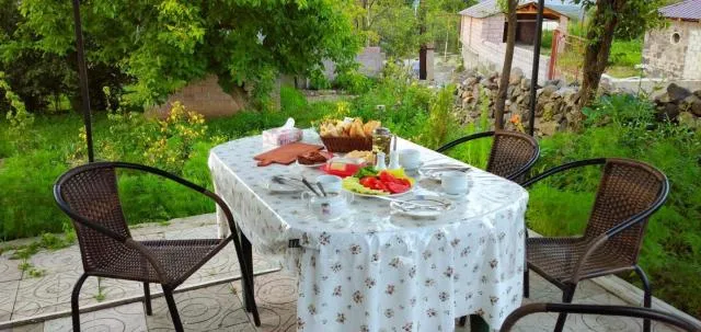  Pottery House - picture  : Toilet 