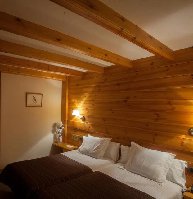  Hotel Bonavida - picture  : Bed,Photo of the whole room,Room 