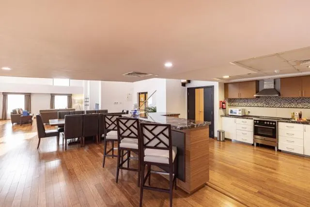  Roda Amwaj Suites Jumeirah Beach Residence - picture  : Kitchen/kitchenette,Dining area,Kitchen or kitchenette,Property 