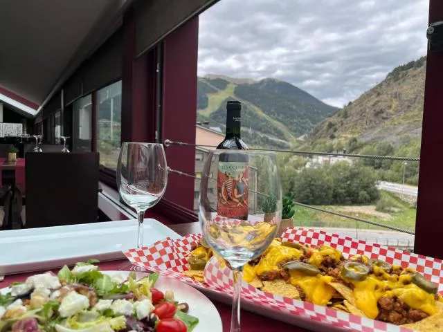  Hotel Galanthus & Spa - picture  : Restaurant/places to eat,Mountain view,Property 