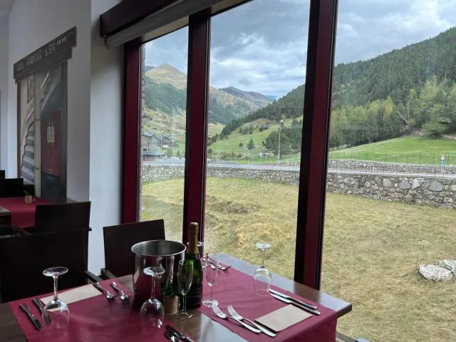  Hotel Galanthus & Spa - picture  : Restaurant/places to eat,Mountain view,Property 