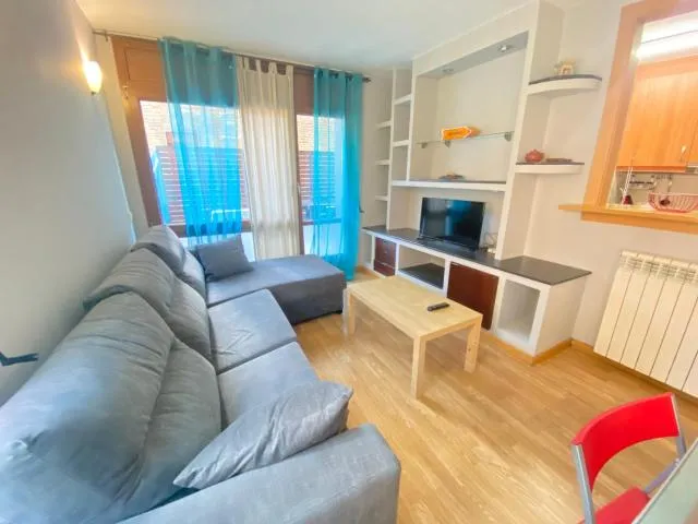  P&C Sol Tarter - picture  : Seating area,TV/entertainment centre 