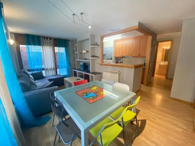  P&C Sol Tarter - picture  : Seating area,Dining area 