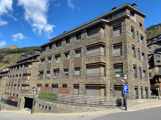  P&C Sol Tarter - picture  : Property building 