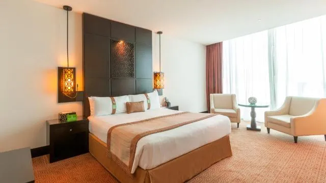  Holiday Inn Dubai Al Barsha, an IHG Hotel - picture  : Bed,Photo of the whole room,Room 