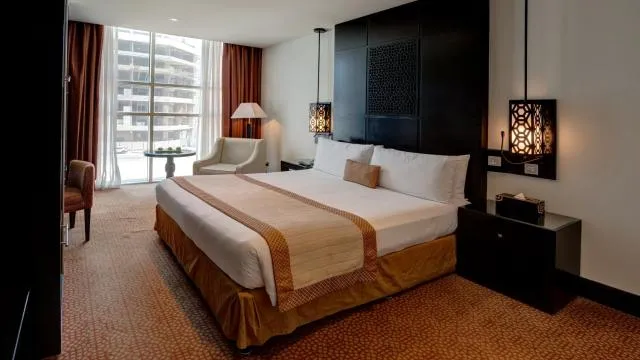  Holiday Inn Dubai Al Barsha, an IHG Hotel - picture  : Bed,Photo of the whole room,Room 