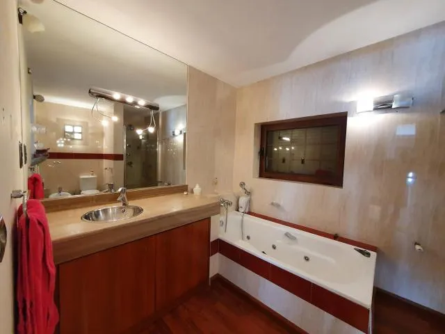  CHALET ROSA DE NEU GRIFOVACANCES - picture  : Kitchen/kitchenette,Bathroom,Bathroom,Property 