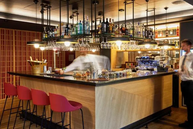  Park Piolets MountainHotel & Spa - picture  : Toilet,Lounge or bar,Property 