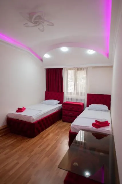  Hovasapyan's Family Guest House - picture  : Bed,Bed,Photo of the whole room,Bedroom,towels,Property,Room 