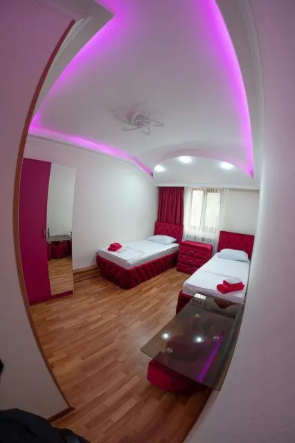  Hovasapyan's Family Guest House - picture  : Bed,Bed,Photo of the whole room,Room 
