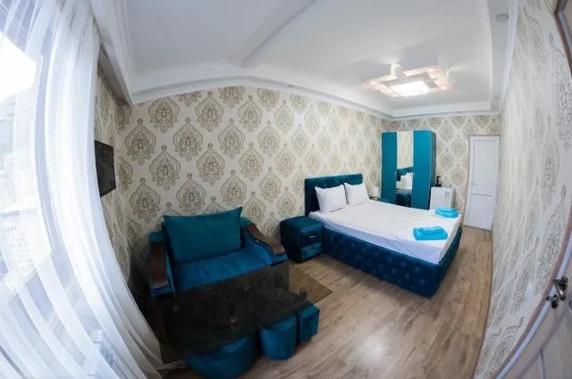 Hovasapyan's Family Guest House - picture  : Bed,Bed,Living room,Photo of the whole room,Bedroom,towels,Property,Room 