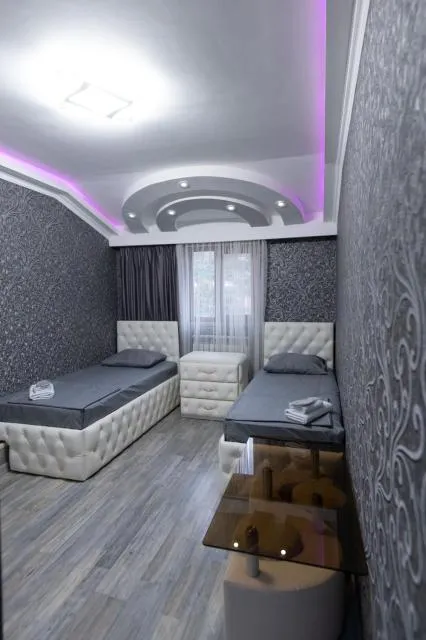  Hovasapyan's Family Guest House - picture  : Bed,Photo of the whole room,Seating area,Bedroom,Property,Room 