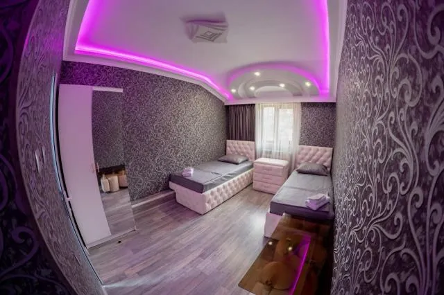 Hovasapyan's Family Guest House - picture  : Bed,TV and multimedia,Living room,Photo of the whole room,Bedroom,Property,Room 