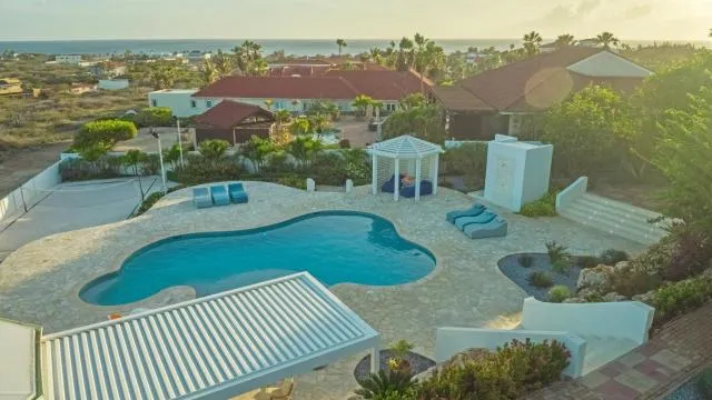  Majestic Retreat Five-Bedroom Estate - picture  : Bird's eye view,Pool view 