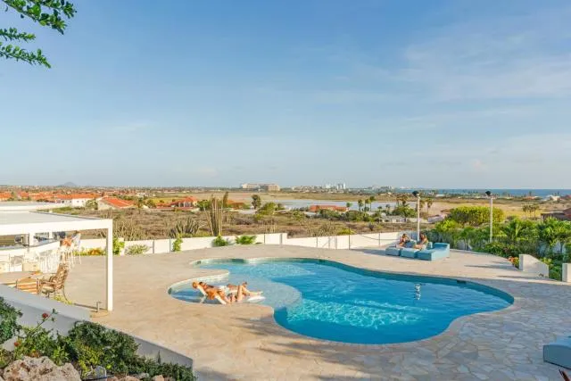  Majestic Retreat Five-Bedroom Estate - picture  : Swimming pool,Pool view 