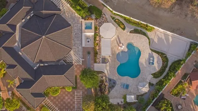  Majestic Retreat Five-Bedroom Estate - picture  : Bird's eye view,Pool view 