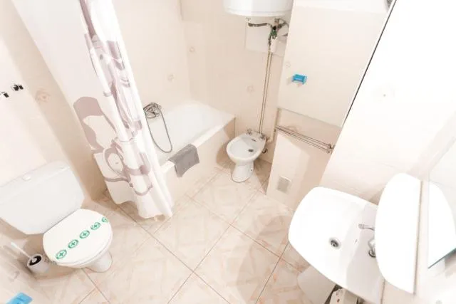  Velasquez Pedrous - picture  : Toilet,Bathroom,Property 