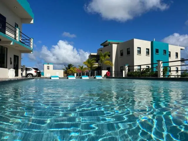  Hillsboro Suites & Residences Condo Hotel, St Kitts - picture  : Property building,Swimming pool,Swimming pool,Property 