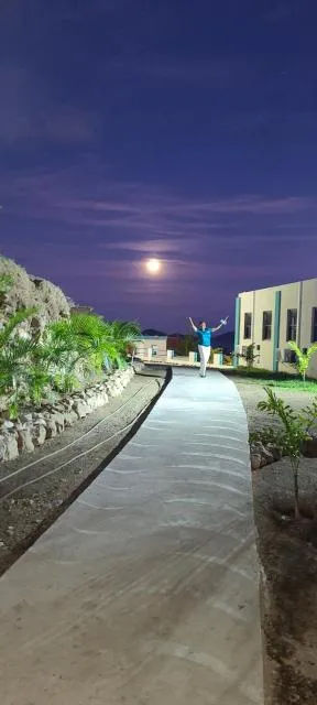  Hillsboro Suites & Residences Condo Hotel, St Kitts - picture  : Swimming pool,Night 