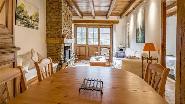  La Pleta Del Tarter Apartments - picture  : Toilet,Dining area 