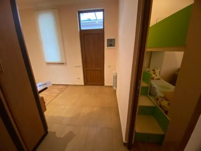  Raymond 2 - Коттедж на полуострове Севанаванк - picture  : Property building,TV/entertainment centre,Property 