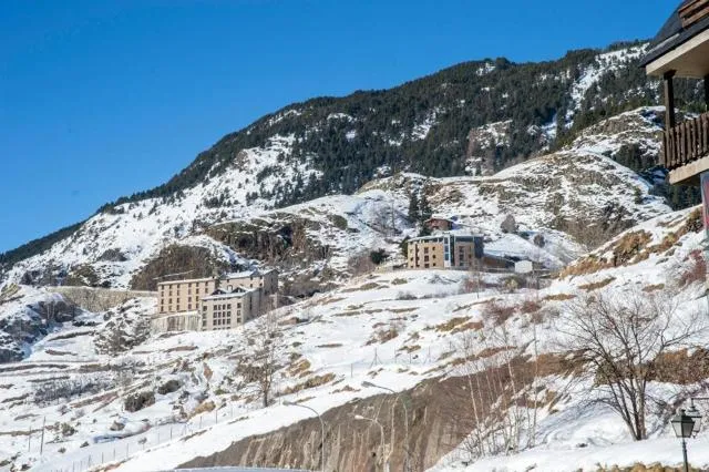  Apartamentos Tarter 3000 - picture  : Shower,Property building,Natural landscape,Mountain view,Property 