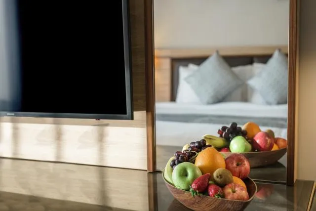  Hotel Holiday International - picture  : Food,Property 